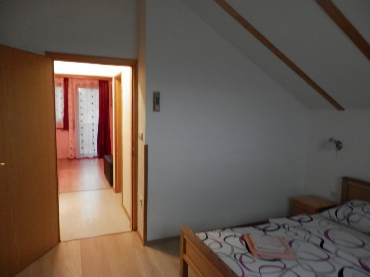 Guesthouse Matija Irinovac Buitenkant foto